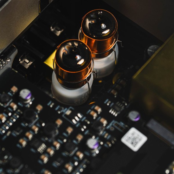 iFi iDSD Phantom – Streamer, DAC et amplificateur casque à tubes